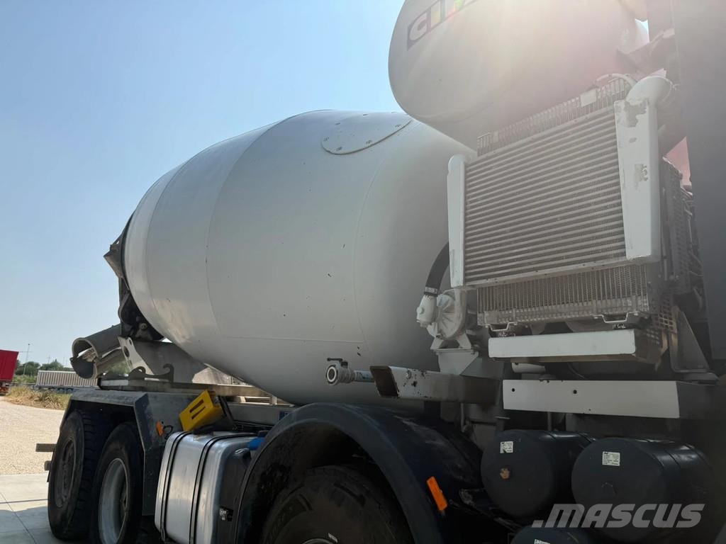 Iveco Trakker 410T45 Wechsel BETON + KIPPER 40Ton 8x4 Lastbiler med tip