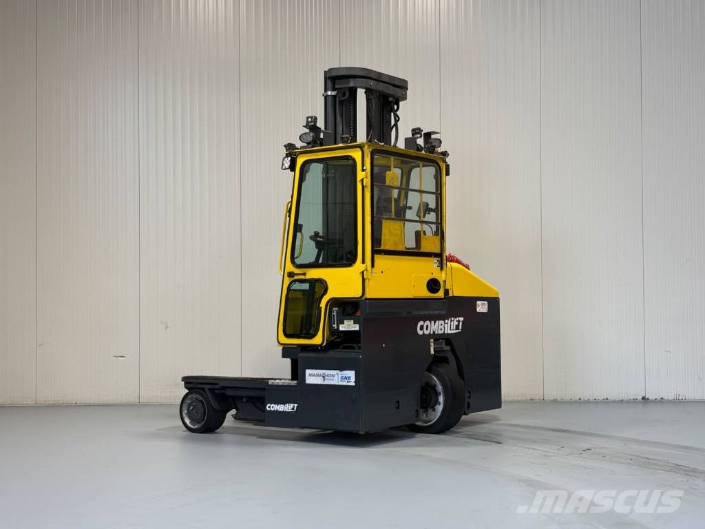 Combilift C3000ET Viličari sa 4-stranskim dohvatom