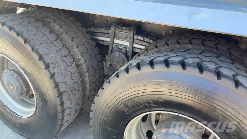 Mercedes-Benz 4148K 8X4 Kipper