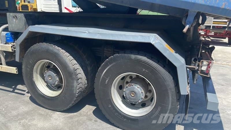 Mercedes-Benz 4148K 8X4 Kipper