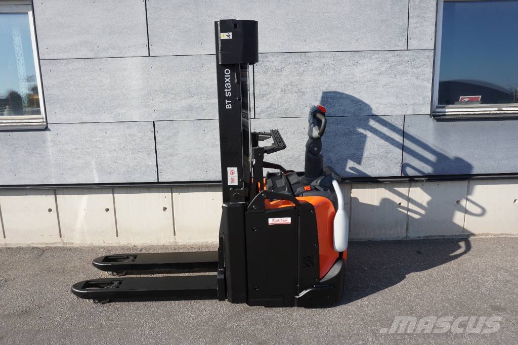 Toyota SPE200L Stapelaar meeloop