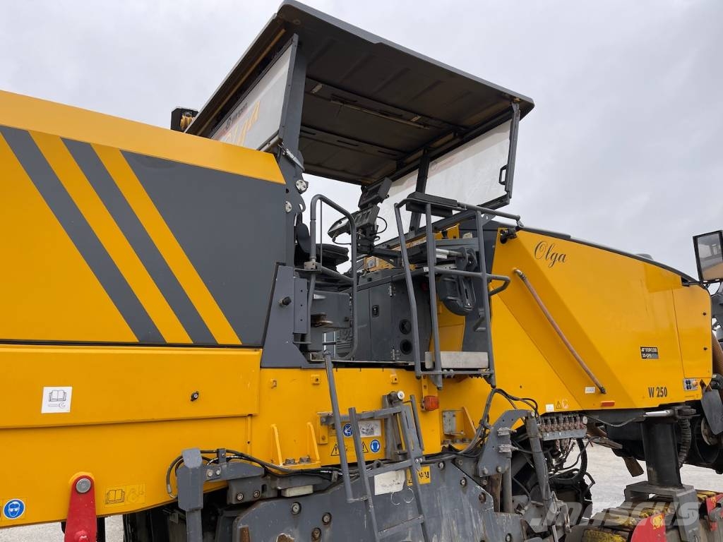 Wirtgen W250 Asphalt cold milling machines