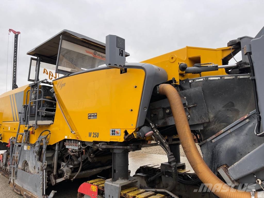 Wirtgen W250 Asphalt cold milling machines