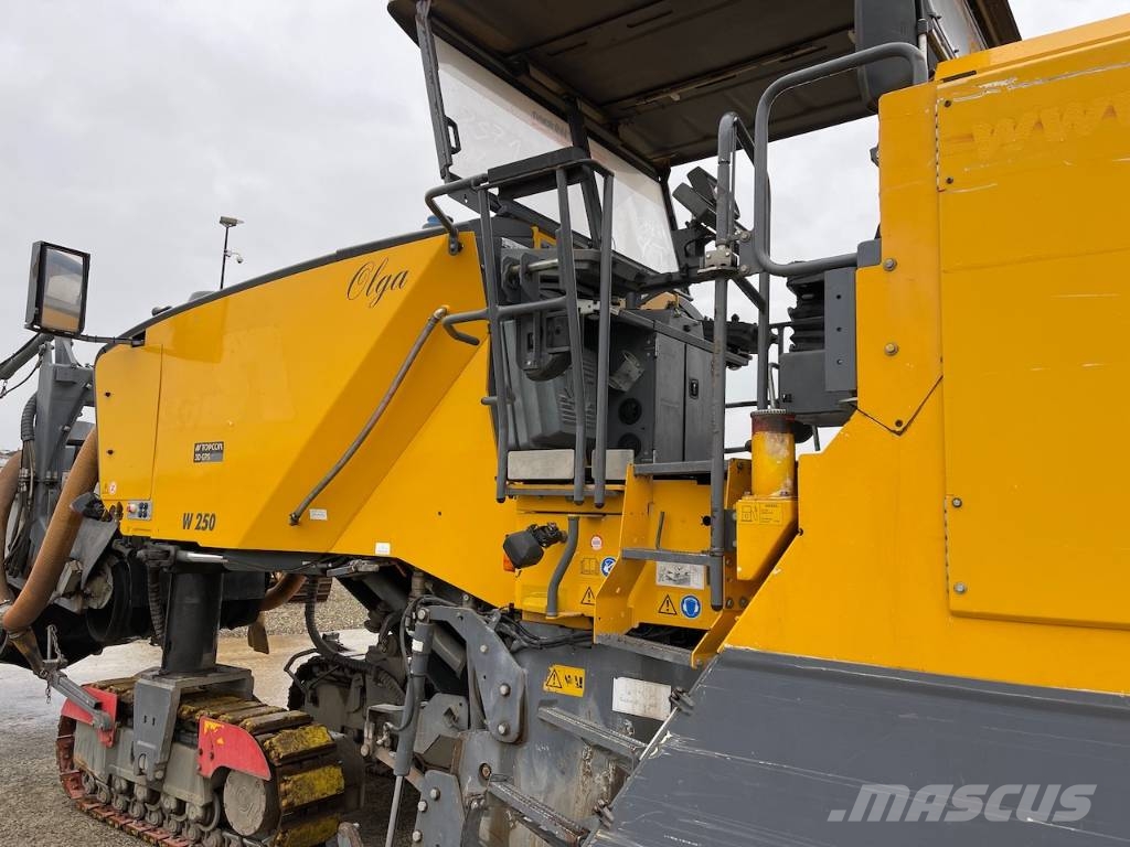 Wirtgen W250 Asphalt cold milling machines