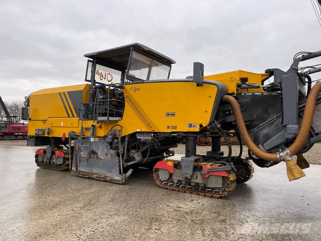 Wirtgen W250 Asphalt cold milling machines