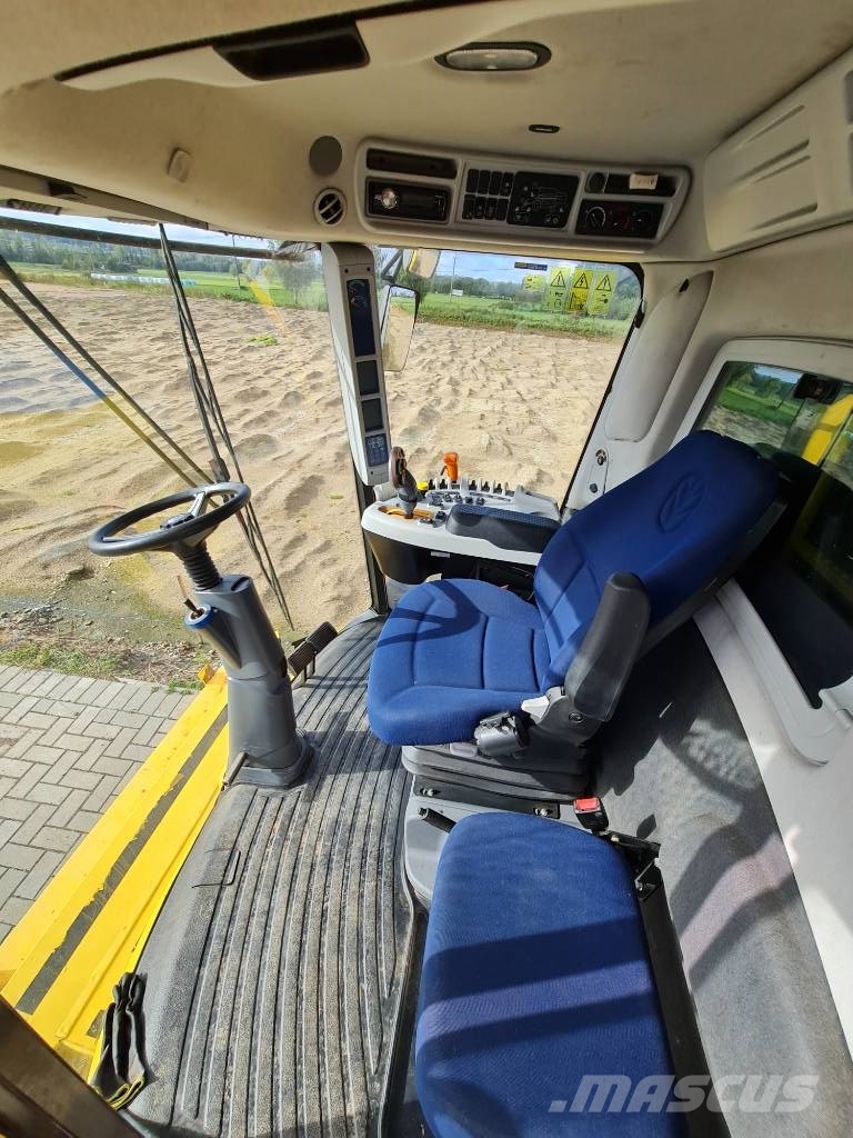 New Holland TC5060 Ražas novākšanas kombaini
