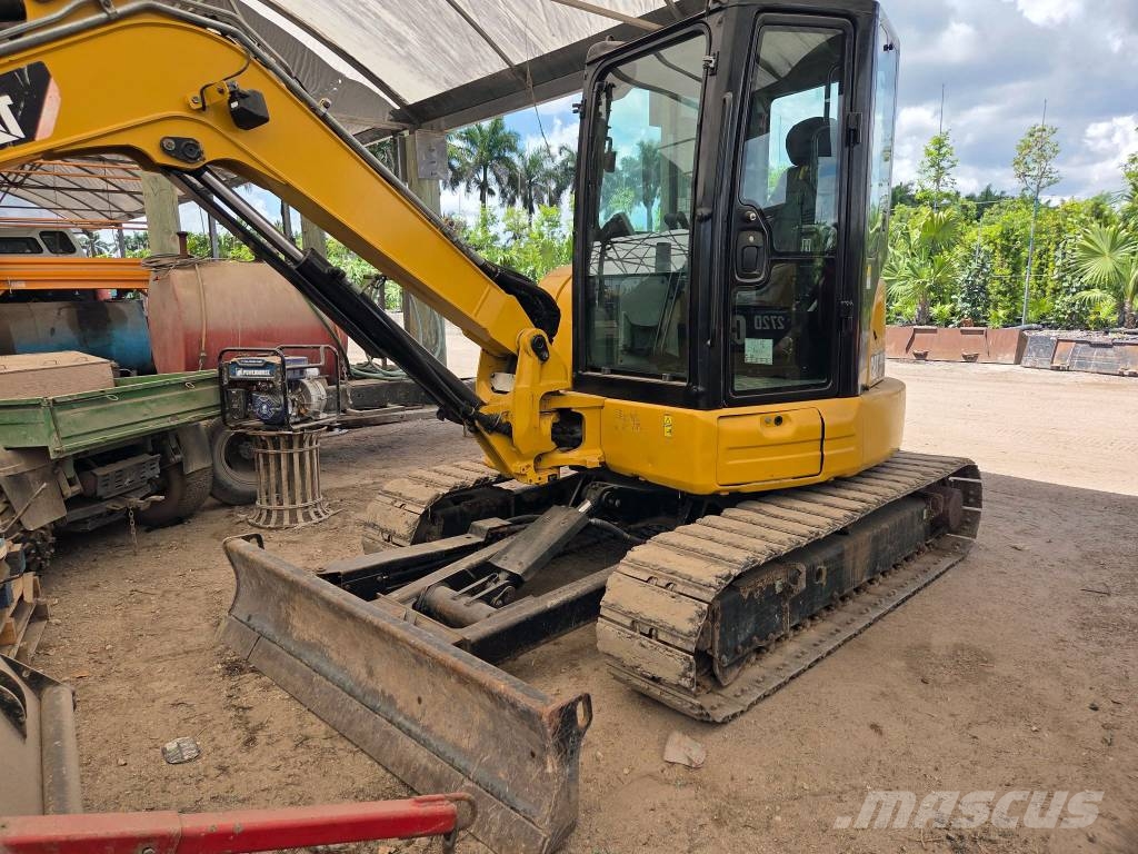 CAT 305.5 E2 CR 소형 굴삭기 7톤 미만