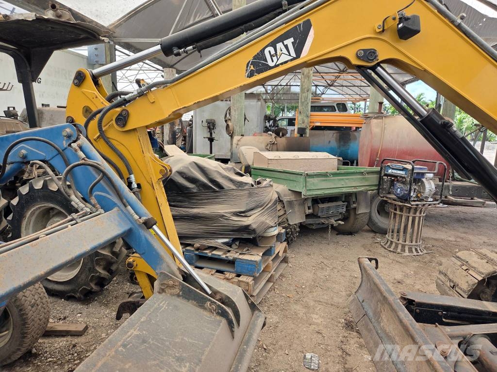 CAT 305.5 E2 CR 소형 굴삭기 7톤 미만