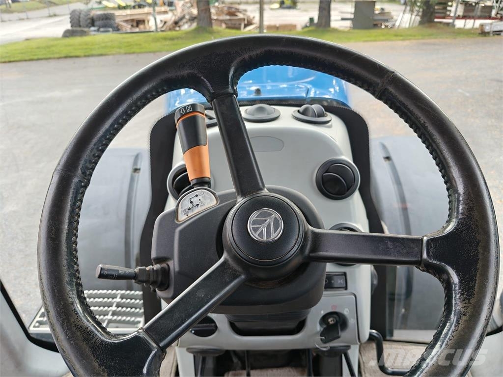 New Holland T8.275 - Powershift GPS Traktorid