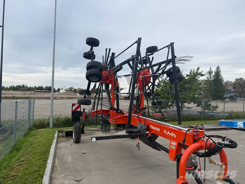 Kubota RA 2076 Obračalniki in zgrabljalniki