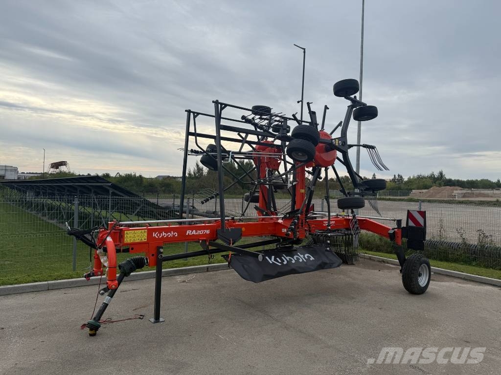 Kubota RA 2076 Obračalniki in zgrabljalniki