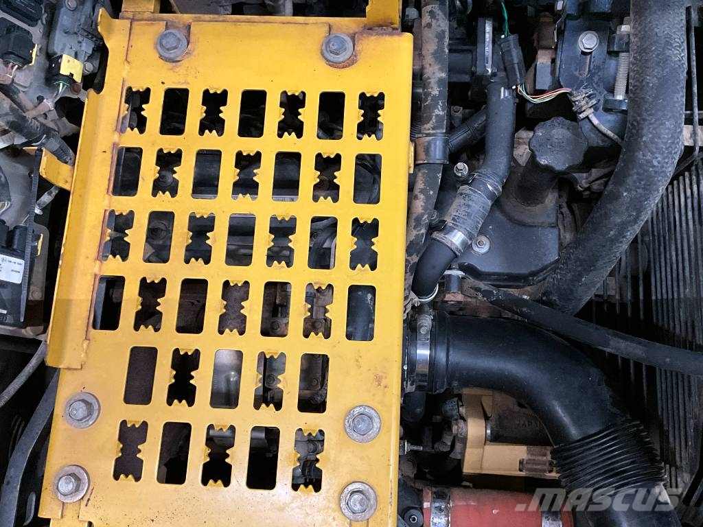 Komatsu PC 210 LCi-11 Raupenbagger