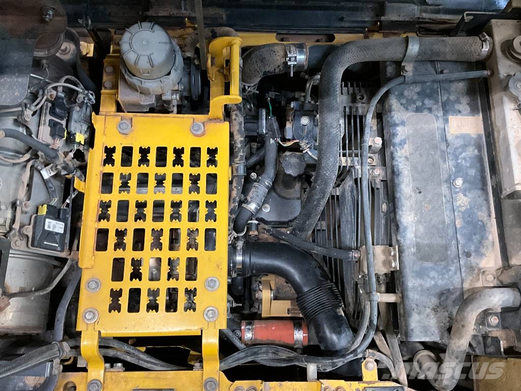 Komatsu PC 210 LCi-11 Raupenbagger