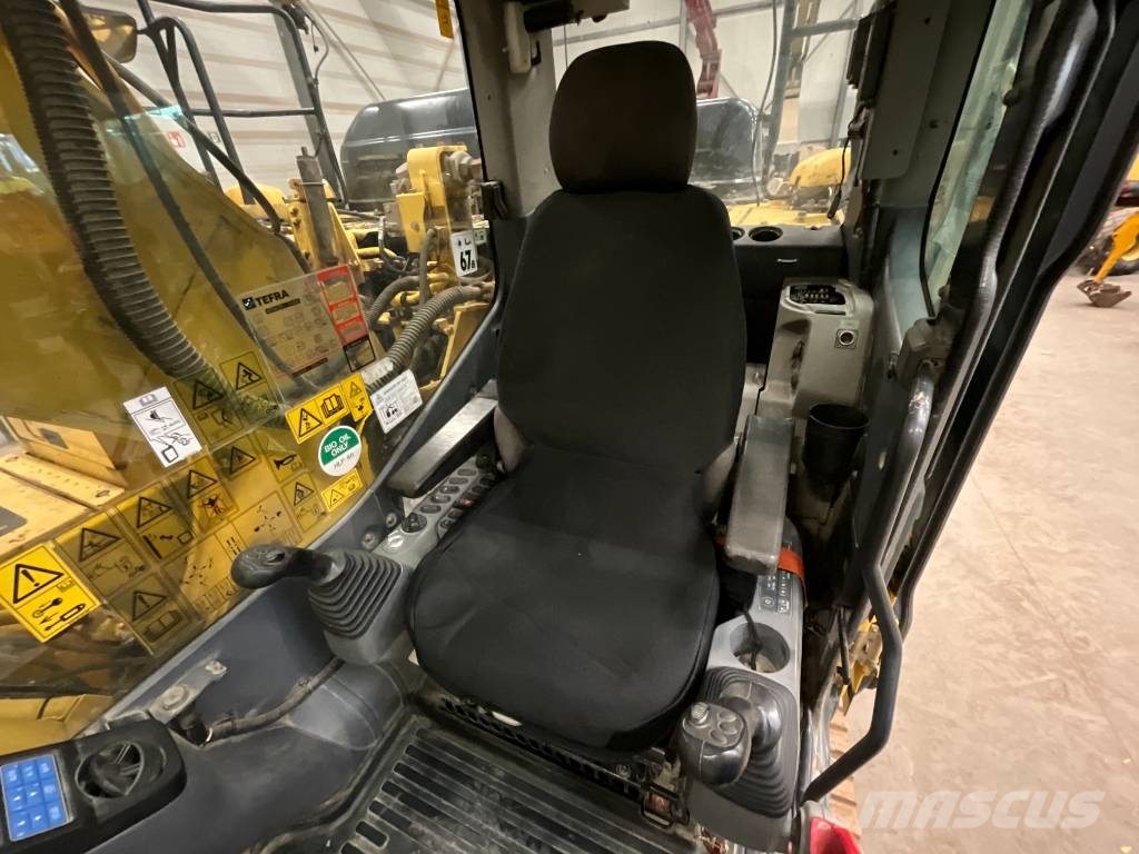 Komatsu PC 210 LCi-11 Raupenbagger