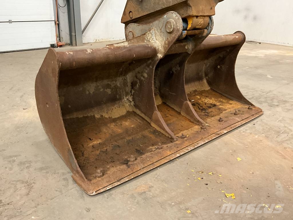 Komatsu PC 210 LCi-11 Raupenbagger