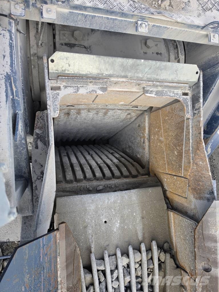Metso 120-330 Iseliikuvad purustid