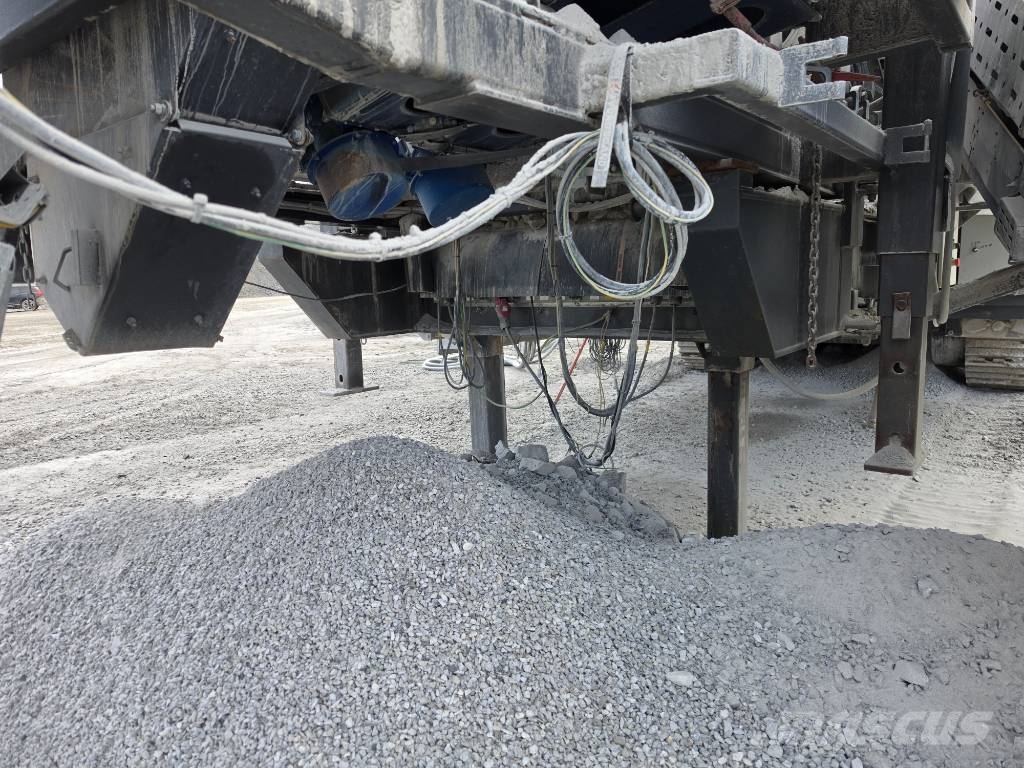 Metso 120-330 Iseliikuvad purustid