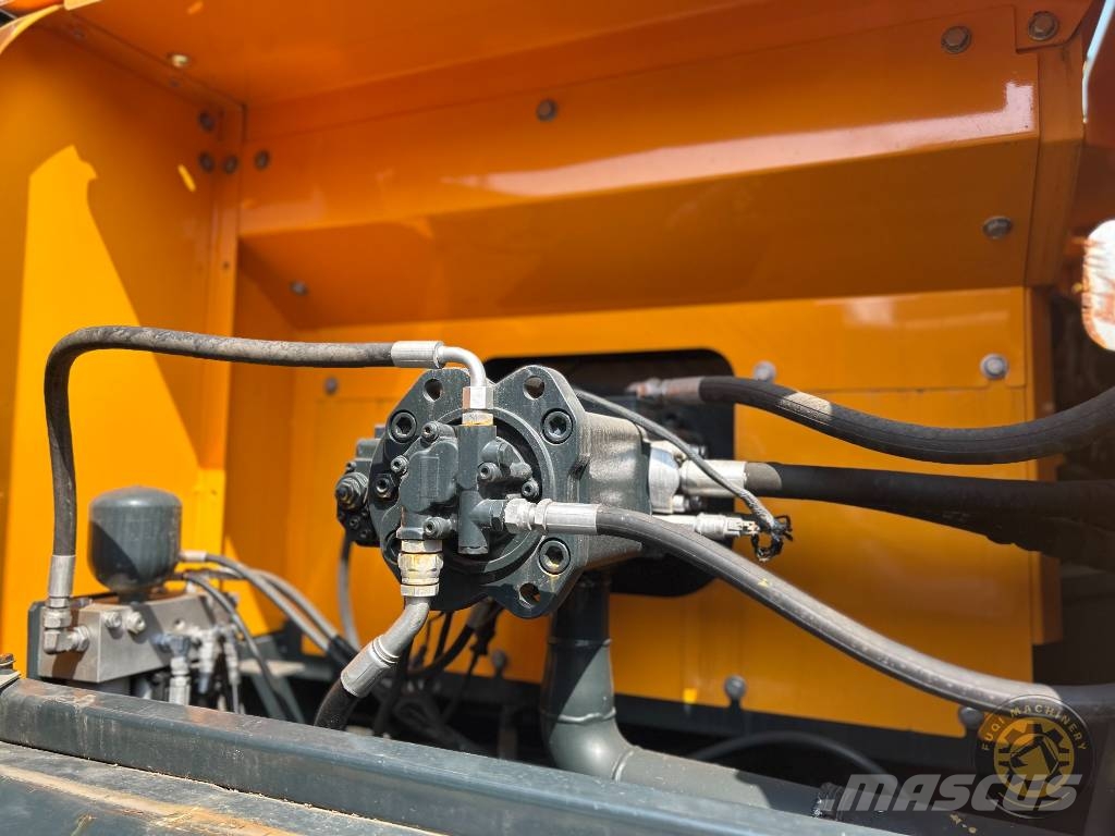 Hyundai 330LC-9s 대형 굴삭기 29톤 이상