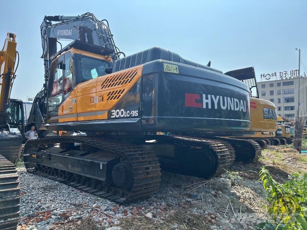 Hyundai 330LC-9s 대형 굴삭기 29톤 이상