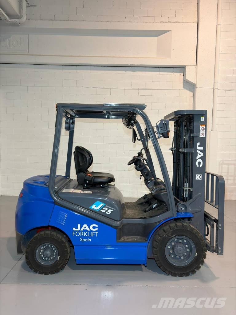 JAC CPCD25 Дизелови камиони