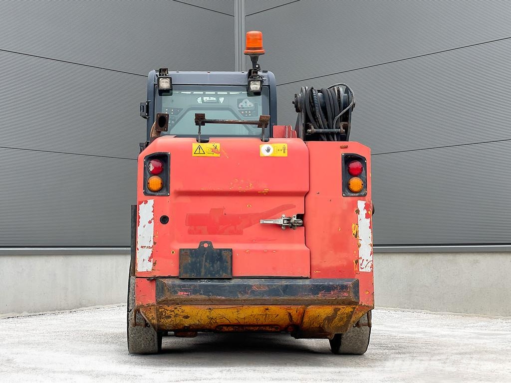 JCB R260 Arrastrador de troncos