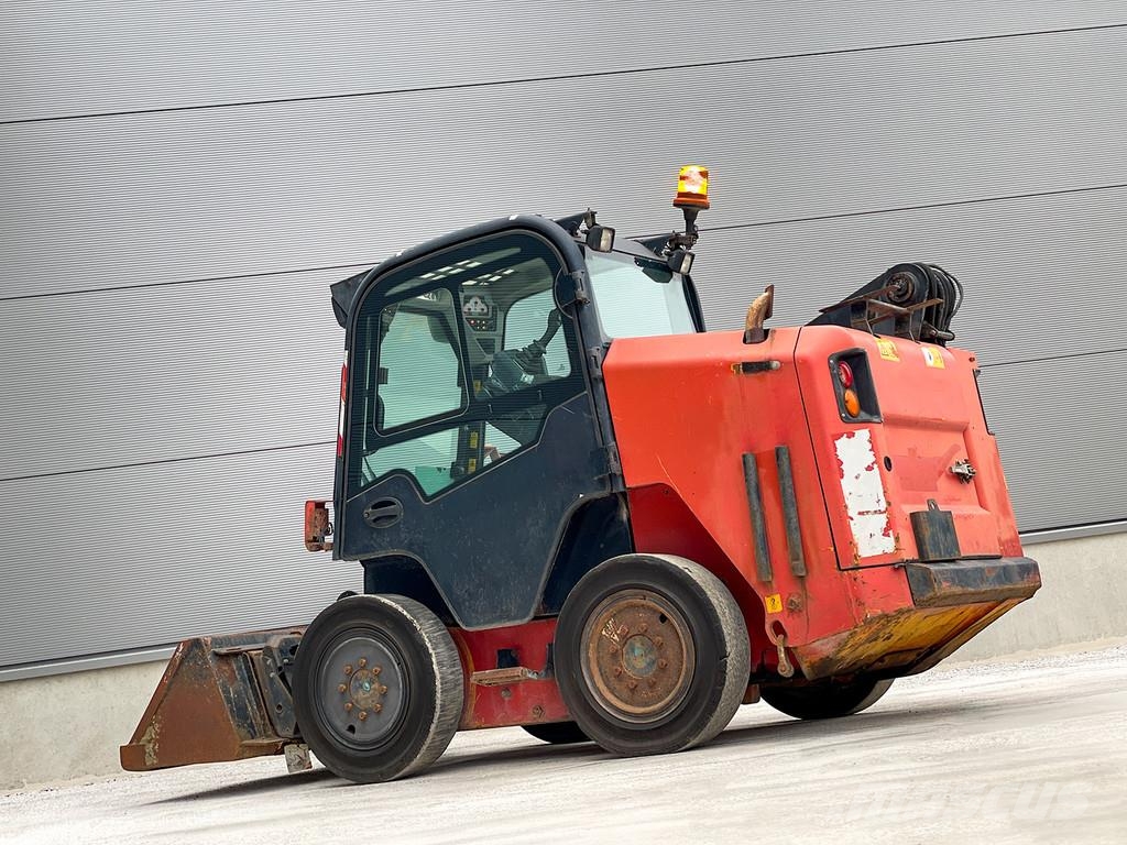 JCB R260 Arrastrador de troncos