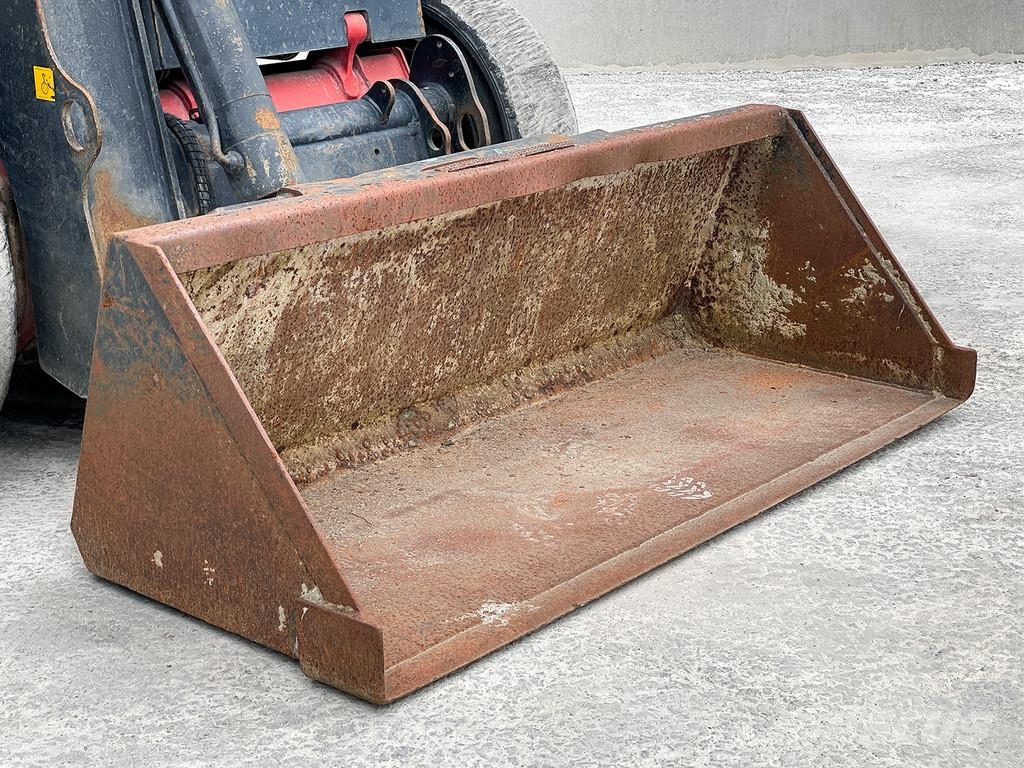 JCB R260 Arrastrador de troncos