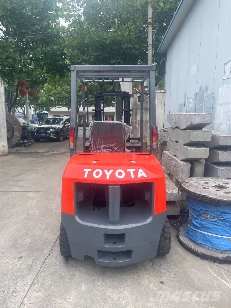 Toyota FD 35 Дизелови камиони
