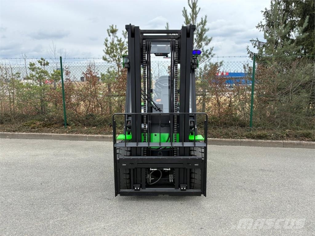 EP Equipment EFL352X5 Elektriskie autoiekrāvēji