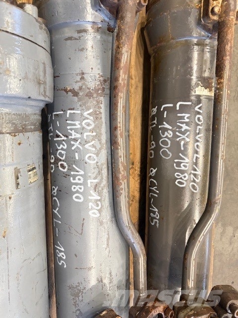 Volvo L 120 USED HYDRAULIC CYLINDER 油壓