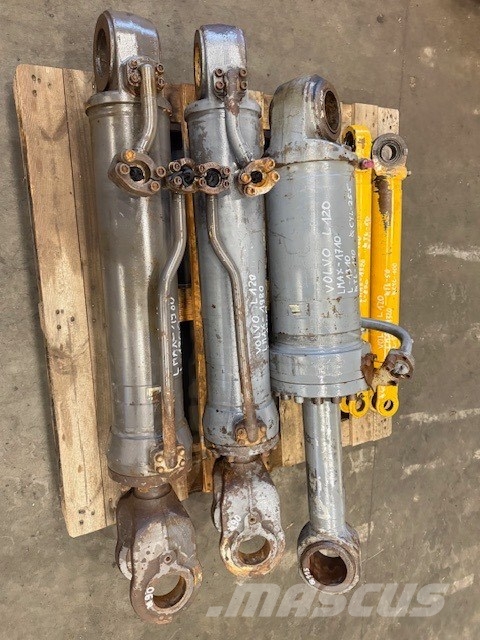 Volvo L 120 USED HYDRAULIC CYLINDER 油壓