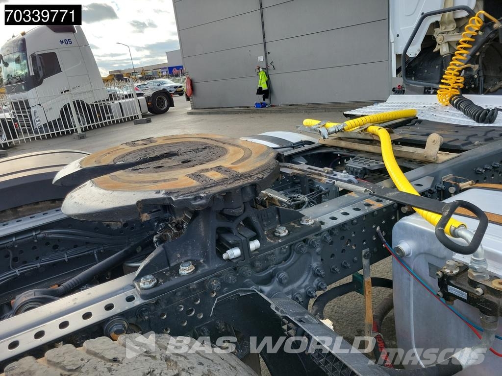 Mercedes-Benz Arocs 2051 4X2 ClassicSpace Retarder Hydraulic Big Vilcēji
