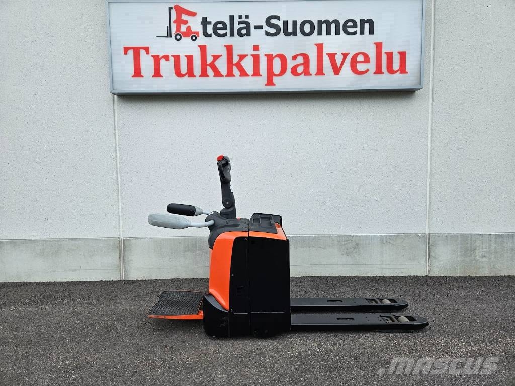 Toyota LPE 200 Lavansiirtovaunu Low lift with platform