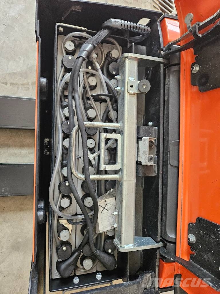 Toyota LPE 200 Lavansiirtovaunu Low lift with platform