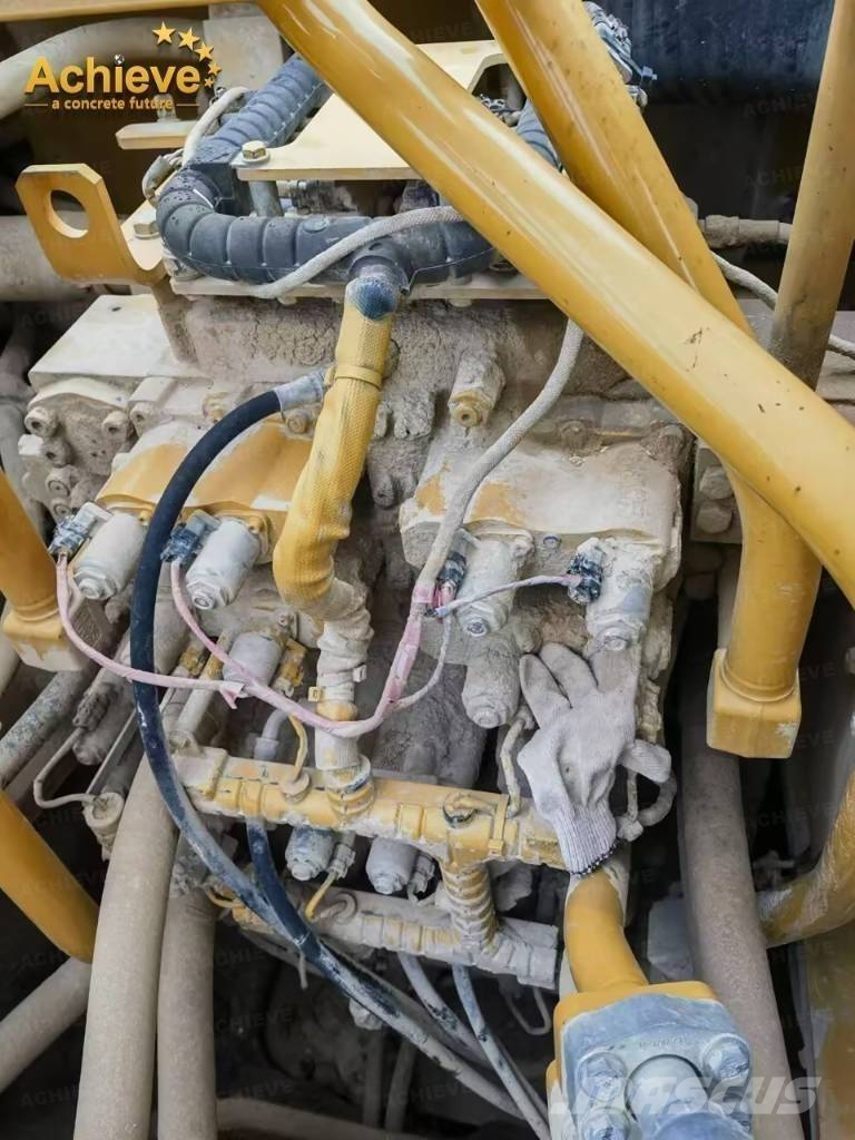 CAT 374 F Гусеничні екскаватори