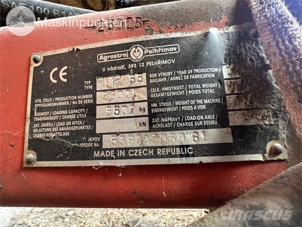 Agrostoj RUR55 معدات توزيع السماد العضوي