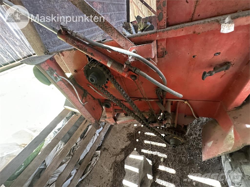  Agrostoj RUR55 معدات توزيع السماد العضوي