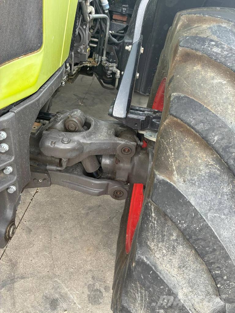 CLAAS Arion 420 Tractoren