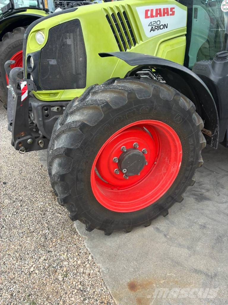 CLAAS Arion 420 Tractoren