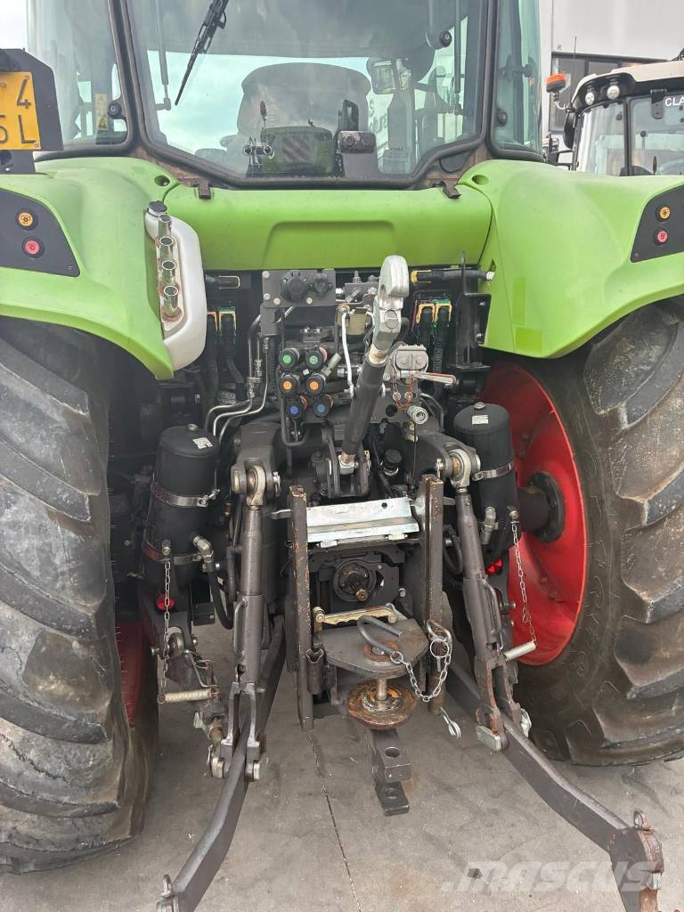 CLAAS Arion 420 Tractoren
