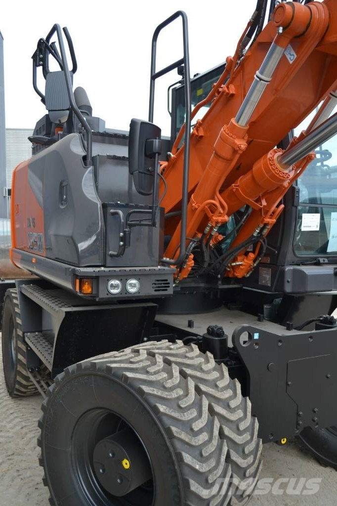 Hitachi ZX135W-7 Колісні екскаватори
