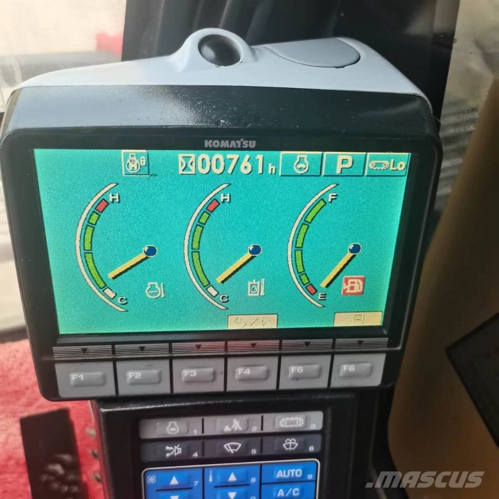 Komatsu PC 220-8 Pelle sur chenilles