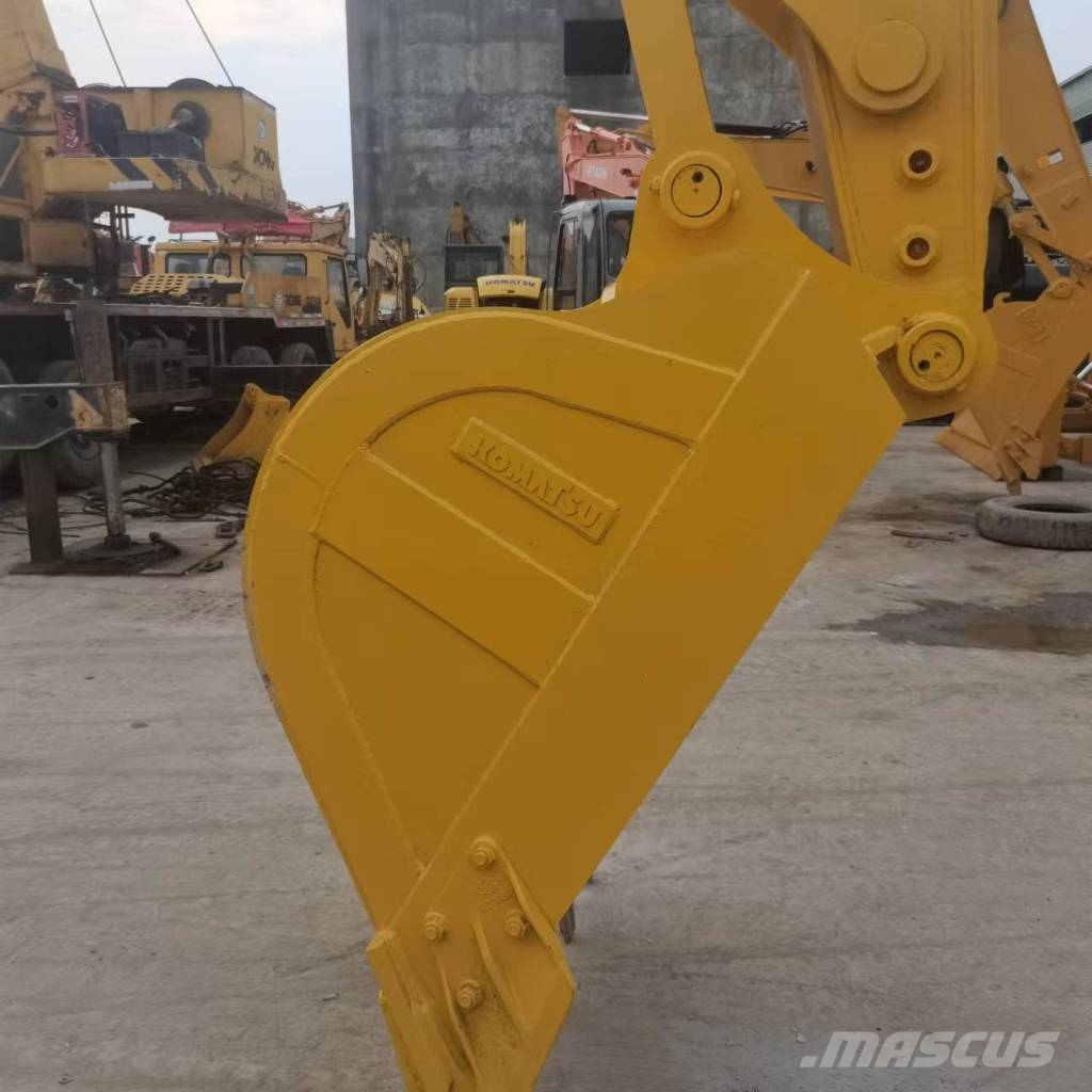 Komatsu PC 220-8 Pelle sur chenilles