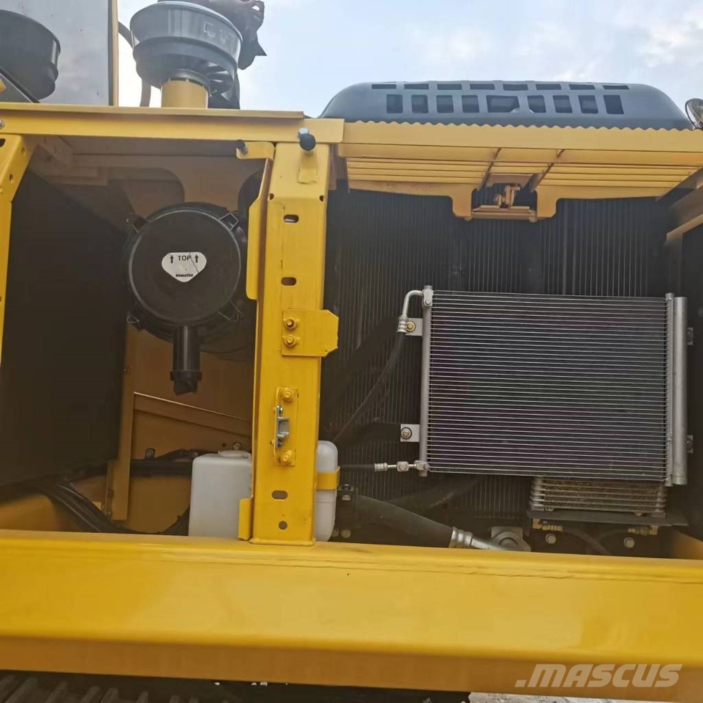 Komatsu PC 220-8 Pelle sur chenilles