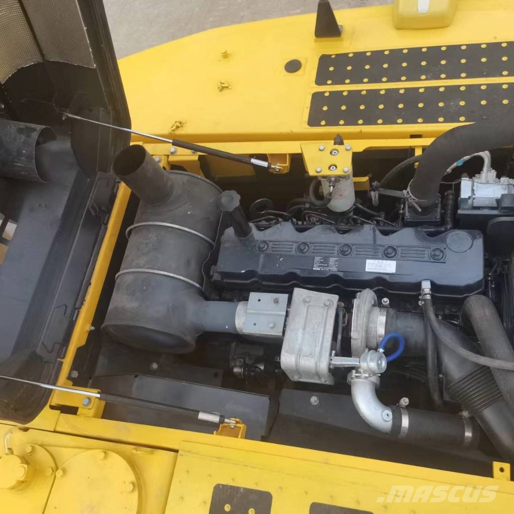 Komatsu PC 220-8 Pelle sur chenilles