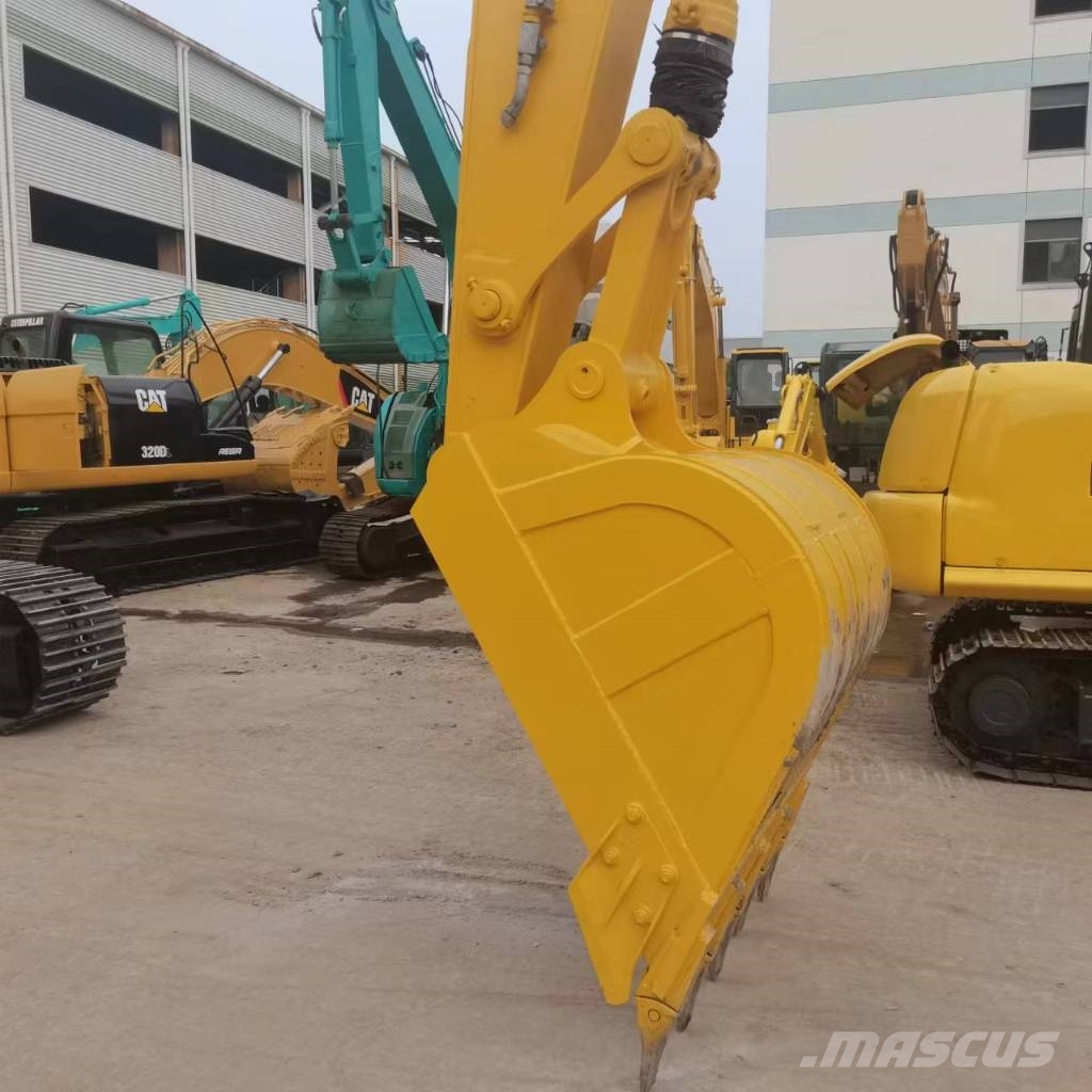 Komatsu PC 220-8 Pelle sur chenilles