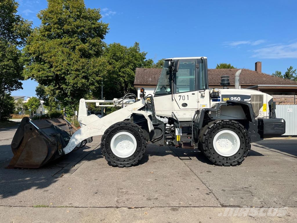 Komatsu WA250 WA250-6 Radlader*Klima*Hochschaufel*Recyclin Cargadoras sobre ruedas
