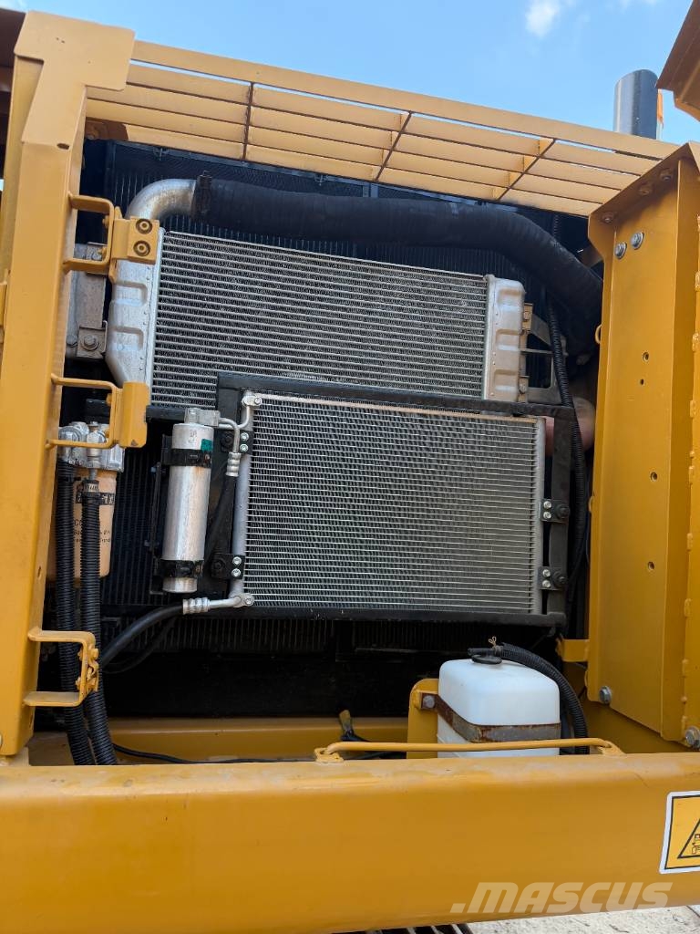 CAT 320D2L the largest‑scale supplier Lánctalpas kotrók