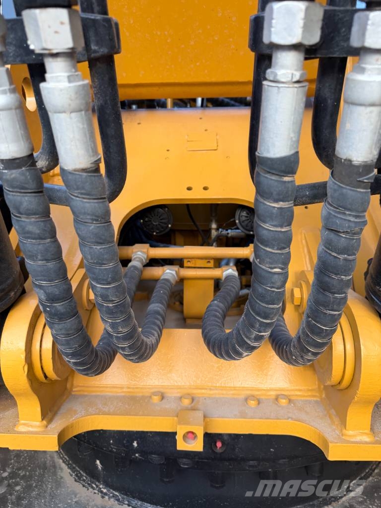 CAT 320D2L the largest‑scale supplier Lánctalpas kotrók