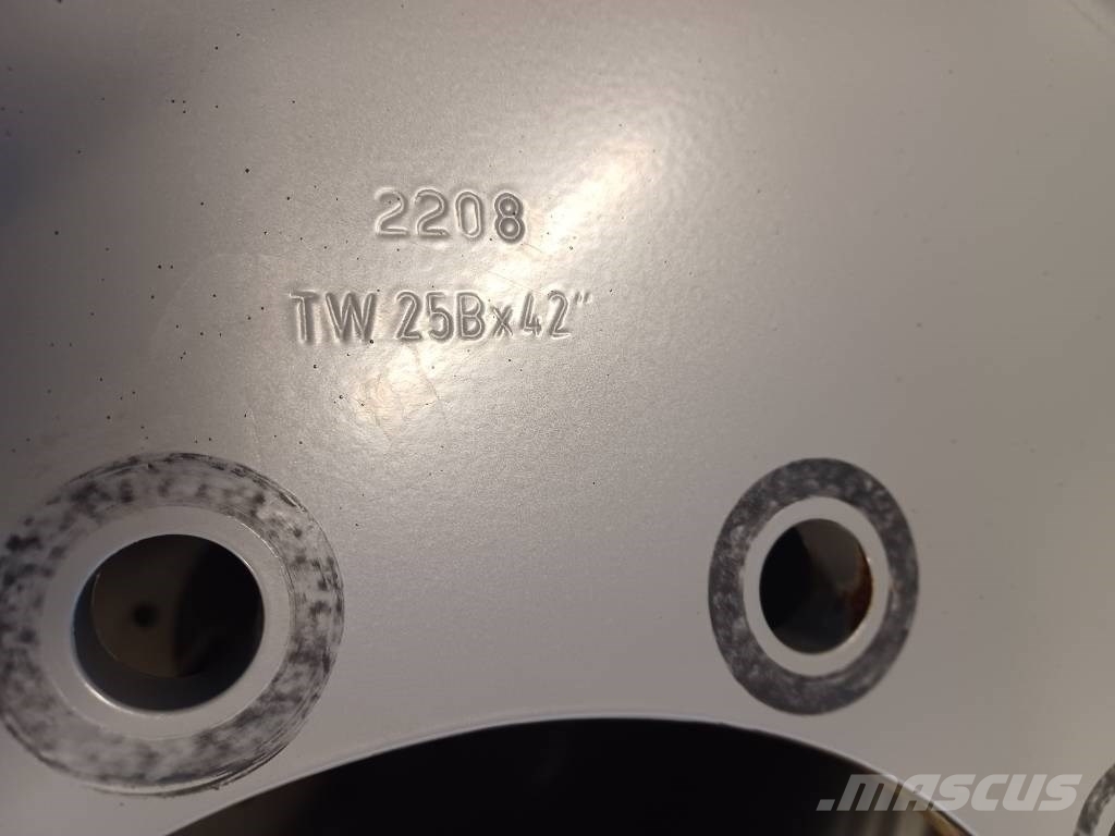 Trelleborg VF 710/60R42 renkaat vanteineen Ελαστικά και ζάντες